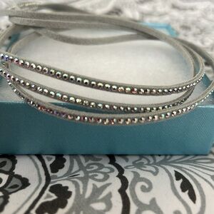 Wrap-star aurore boreale Touchstone Crystal BNIB by Swarovski over 600 crystals